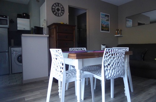 Saint-Mandrier-sur-Mer Apartment | Studio ground floor Cap Soleil 4 persons