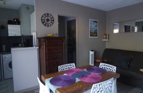 Saint-Mandrier-sur-Mer Apartment | Studio ground floor Cap Soleil 4 persons