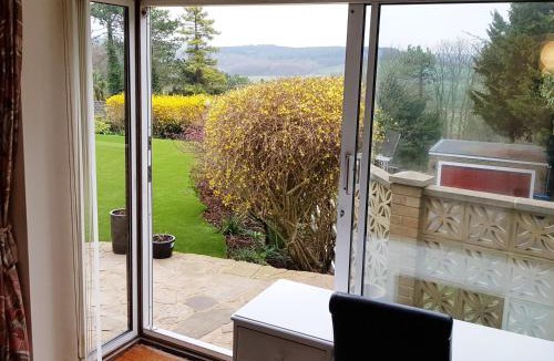 Warlingham Apartment | Studio Garden Flat