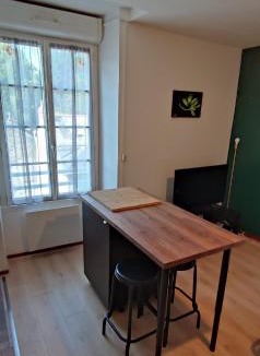 Coulmiers-Jardin des Plantes Apartment | Studio Gare - Jardin des Plantes - wifi & calme