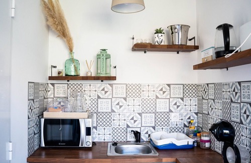 Saint-Savin Apartment | Studio 'Gîte Cosy' with Shared Terrace, Wi-Fi and Air Conditioning