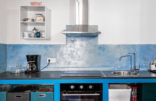 Mirepeisset Apartment | Studio 'Gite Grec' with Wi-Fi and Air Conditioning