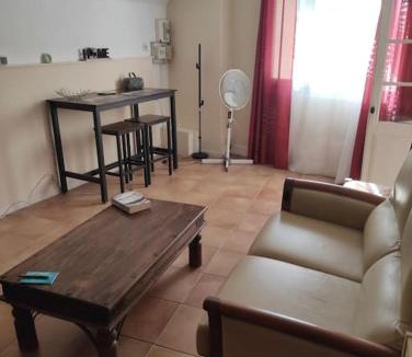 Mondragon Apartment | Studio Gite Mondragon (Vaucluse)