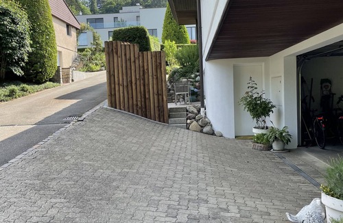 Uster District Apartment | Studio Gocki: by the forest and close to Zurich