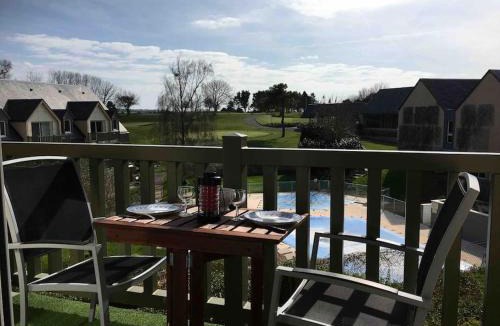 Huppain Apartment | Studio Golf piscine D Day