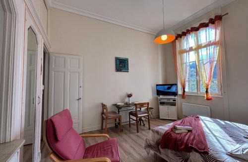 Chatel-Guyon Apartment | Studio Grand Hôtel - 1 lit - 2 pers