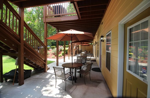 Cedar Grove Apartment | .Studio Gray