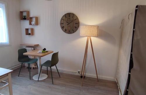 Centre Ville Apartment | Studio-Heart of town-Bd des Pyrenées-Quiet