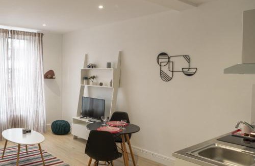 Charleville-Mezieres Apartment | STUDIO HELSINKI - Style et Modernité