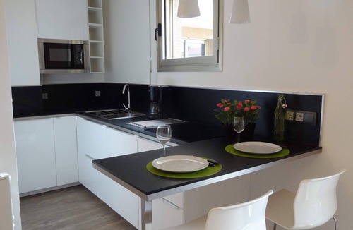 Croix Rousse Apartment | STUDIO "HIGH ON THE HILL", ideally located in Lyon