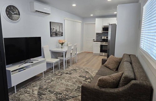 Carver Apartment | Studio home