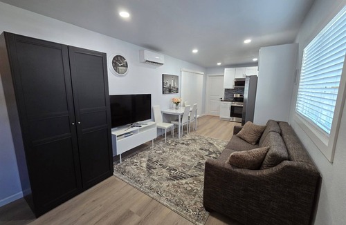 Carver Apartment | Studio home