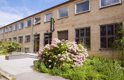 Amager Apartment | Studio Hotel Apartment | Private Bathroom & Private kitchen