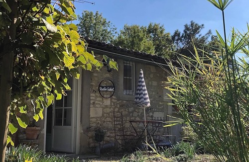 Cherac Apartment | Studio Hublot for 2 people Cognac region