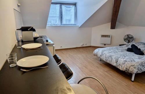 Quartier Chorier-Berriat Apartment | Studio Hyper Centre au Calme, Confort & Équipé