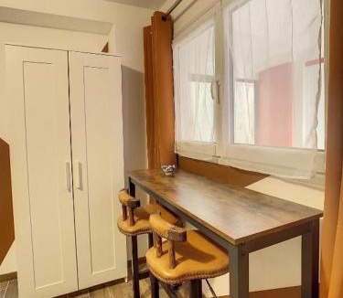 Saint-Acheul Apartment | STUDIO HYPER CENTRE SAFARI TOUT ÉQUIPÉ WIFI NETFLIX 2PERS