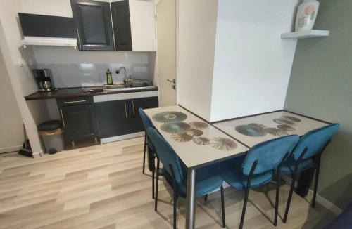 Villedieu-les-Poeles Apartment | Studio hyper centre