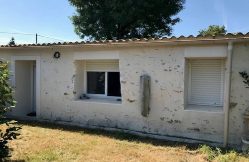 Beaulieu-sous-la-Roche Apartment | Studio in the countryside near the sea