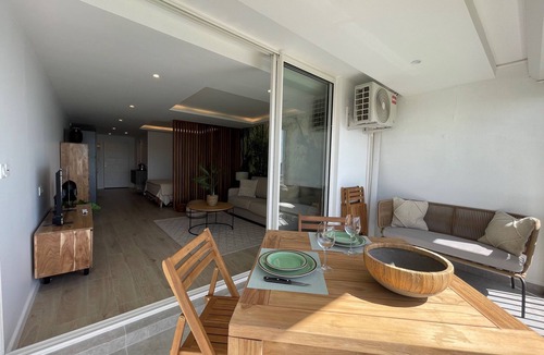 Cul de Sac Apartment | Studio Iguana