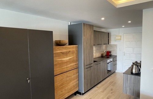 Cul de Sac Apartment | Studio Iguana