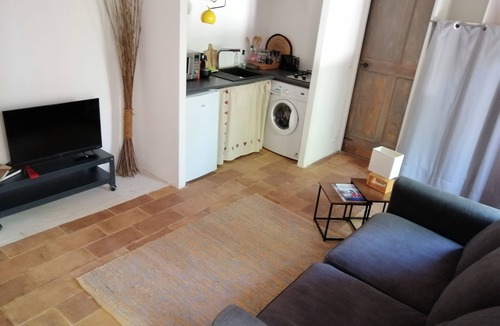 Gallician Apartment | Studio in a Camargue farmhouse