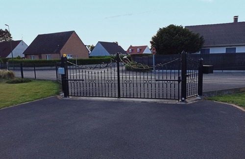 Bourlon House | Studio in a chalet