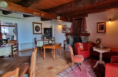 Hirel Apartment | Studio in a quiet area with garden near the sea