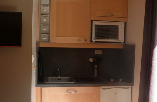 Boulogne-sur-Mer Apartment | STUDIO IN A SEA FACING RESIDENCE WITH GARDEN VIEW