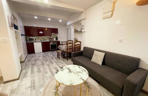 Amboise Apartment | Studio in Amboise for 2 pers, castle view