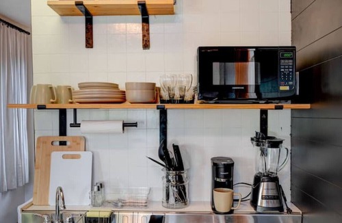 Baldwin Apartment | Studio in Baldwin|Pet friendly|Near Hospitals