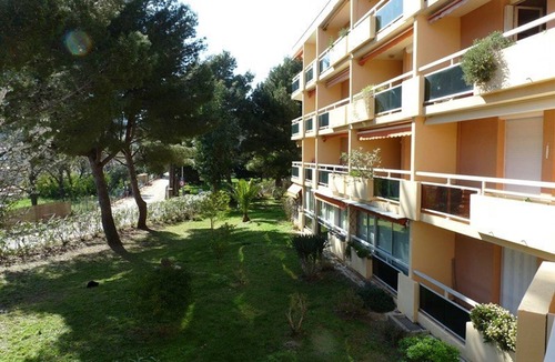 La Faviere Apartment | Studio in Bormes-les-Mimosas with balcony and private parking