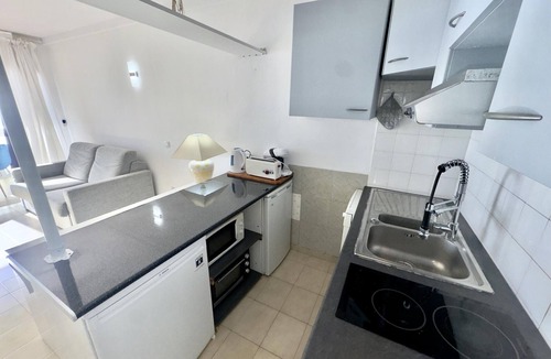 Almadraba-Canyelles Apartment | Studio in Canyelles with parking - Sea view, up to 4 guests