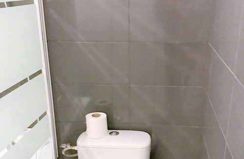 Saint Genes Apartment | Studio in chic neighborhoods (number 5)