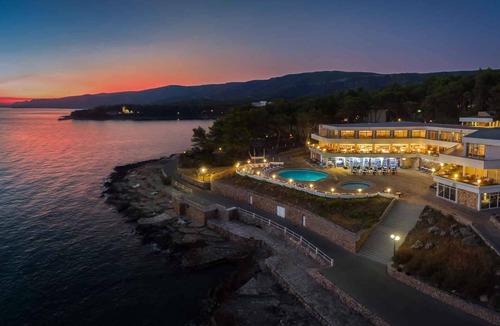 Island Hvar Apartment | Studio in close proximity to the sea