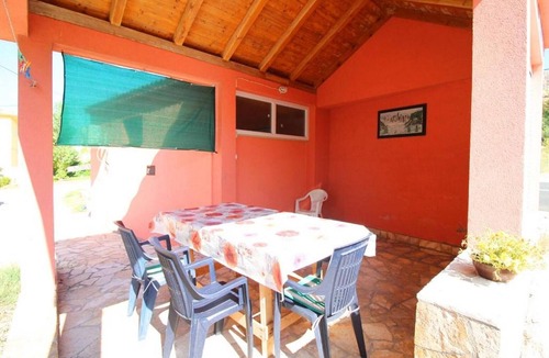 Dinjiska Apartment | Studio in Dinjiška on the Beachfront