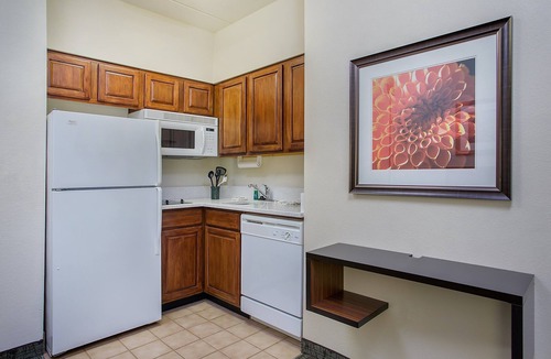 Downtown Chattanooga Apartment | Studio in Downtown Chattanooga | Free Breakfast, Pool + Hot Tub Access
