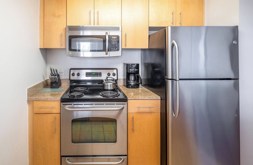 Downtown Jersey City Apartment | Studio in Downtown Jersey City near NYC