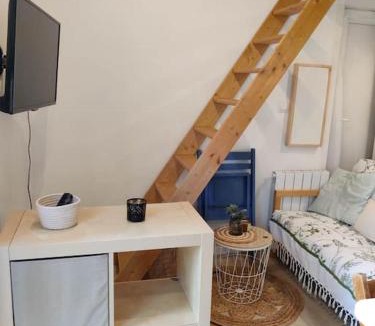 Saint-Andre-de-Sangonis Apartment | Studio indépendant