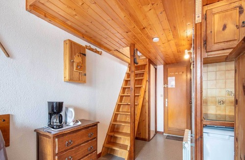 Saint-Sorlin-d'Arves Apartment | Studio in Saint-Sorlin near Ski Slopes