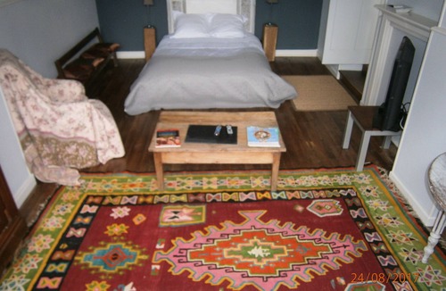 Neris-les-Bains Apartment | Studio in independent spa town with all mod cons