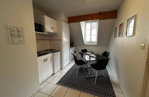 La Roche-Posay Apartment | Studio in La Roche-Posay with Pool and WIFI