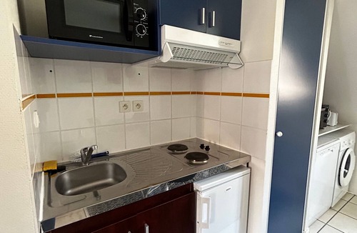 La Roche-Posay Apartment | Studio in La Roche-Posay with Pool and WIFI