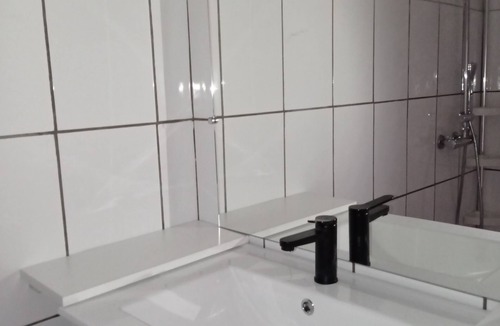 Montjaux Apartment | Studio in large house