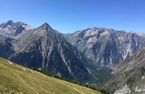 Mont-de-Lans Apartment | Studio in Les 2 Alpes near Ski Slopes