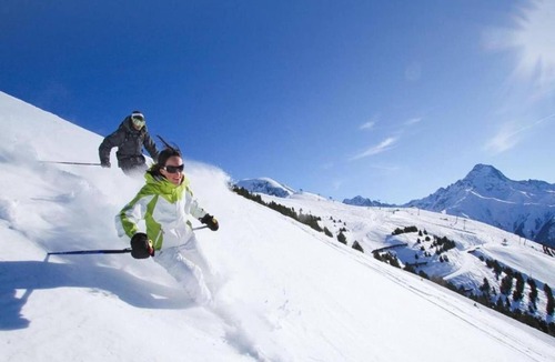 Mont-de-Lans Apartment | Studio in Les 2 Alpes near Ski Slopes