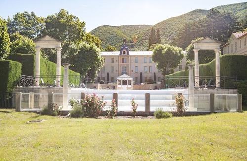 Montbrun-les-Bains Apartment | Studio in Montbrun Castle with Pool