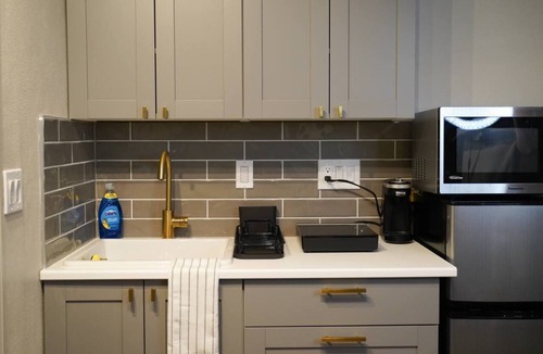 Tanner Apartment | Studio in North Bend. Hiking Trails & Waterfalls