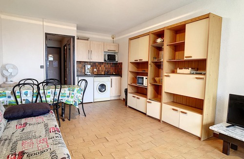 Palavas-les-Flots Apartment | Studio in Palavas-les-Flots - Sleeps 4, parking and WIFI