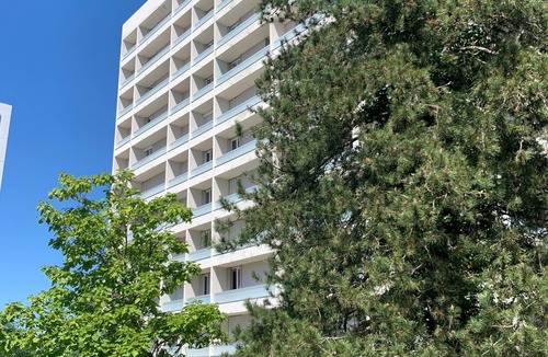 Gradignan Apartment | Studio in quiet residence with parking