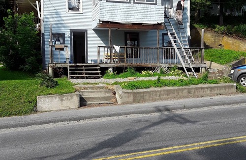 Randolph House | Studio in Randolph Village, Studio apartment in 200 year old home